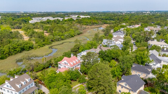 Building Photo - 6BD/5BA Custom Home for Lease in Daniel Island Park