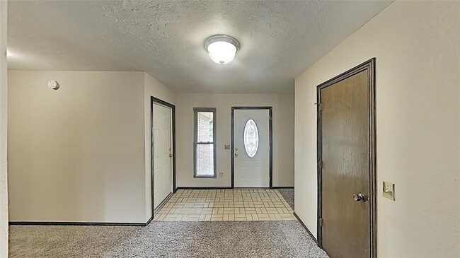 Building Photo - 3905 Regatta Rd
