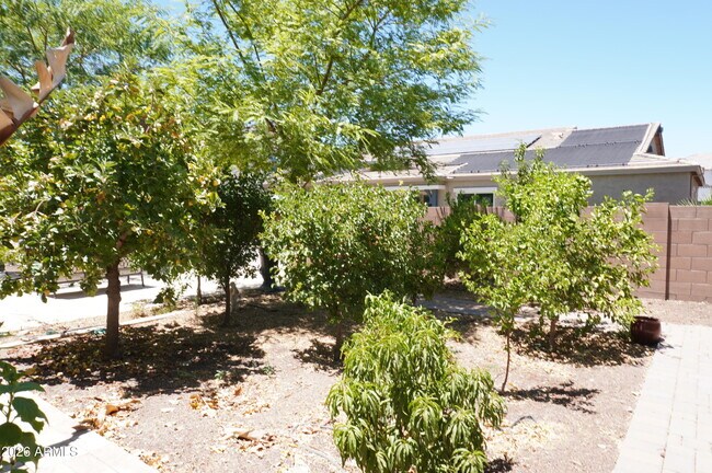 Foto del edificio - 2910 E Wildhorse Dr