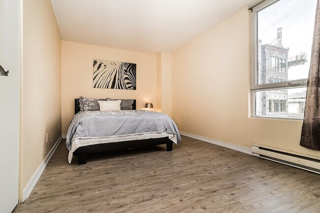 Photo du bâtiment - 1253 Av. de l'Hôtel-de-Ville