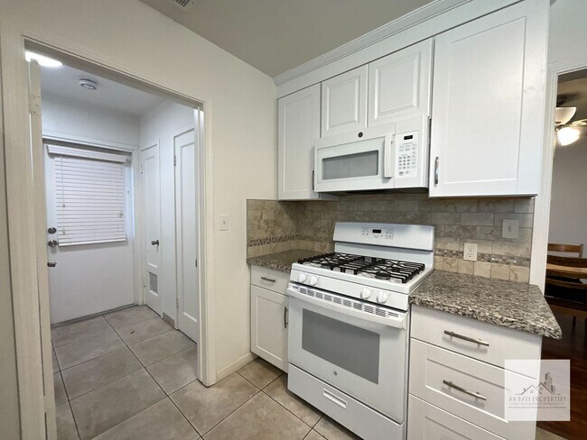 Foto del edificio - 3074 E Terrace Ave