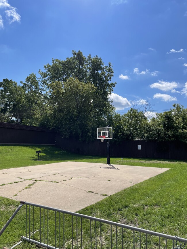 Foto del edificio - South Fridley Apartments