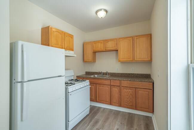 Foto del edificio - 671 Winchester Ave
