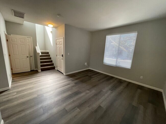 Foto del edificio - 168 Gibson Ave