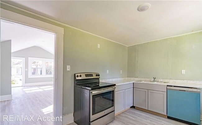 Building Photo - 2 br, 1 bath House - 109 Kingman Ave.