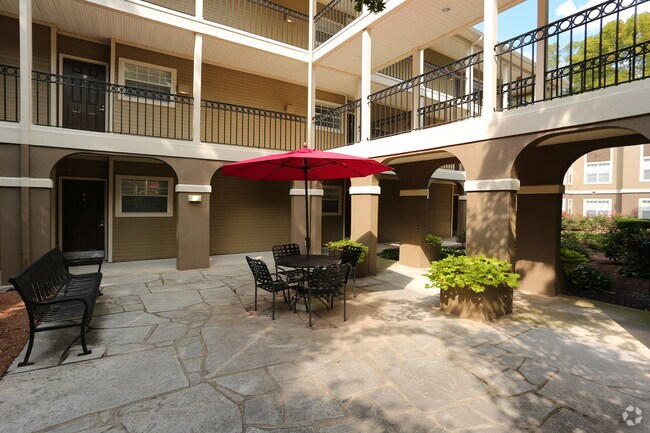 The Berkshires at Lenox Park - Alquileres en Atlanta, GA | Apartamentos.com