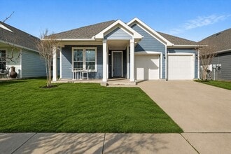 Building Photo - 9141 Blackstone Dr