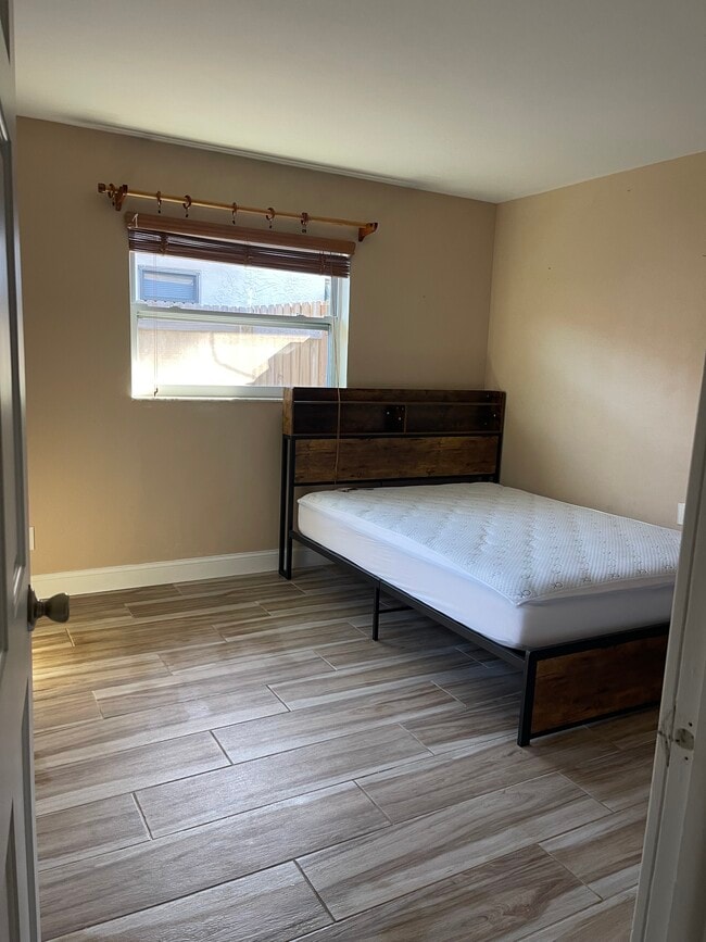 Foto del edificio - 4637 35th Ave N