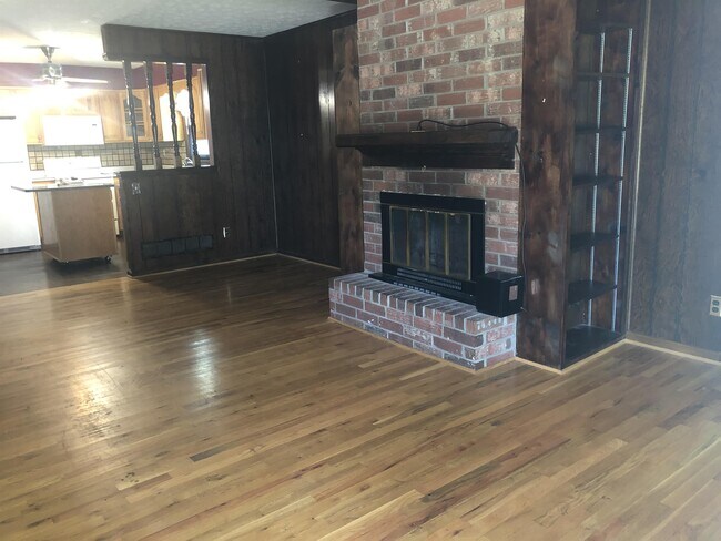 Building Photo - 3750 Rouge Way