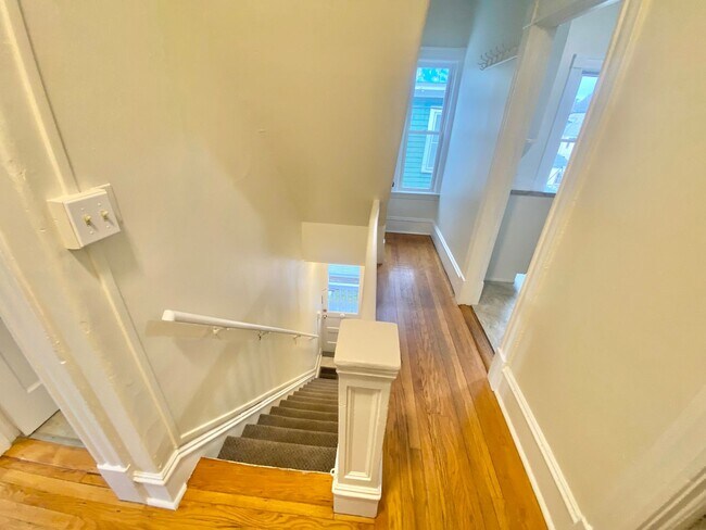 Building Photo - 24 Brookes Ave