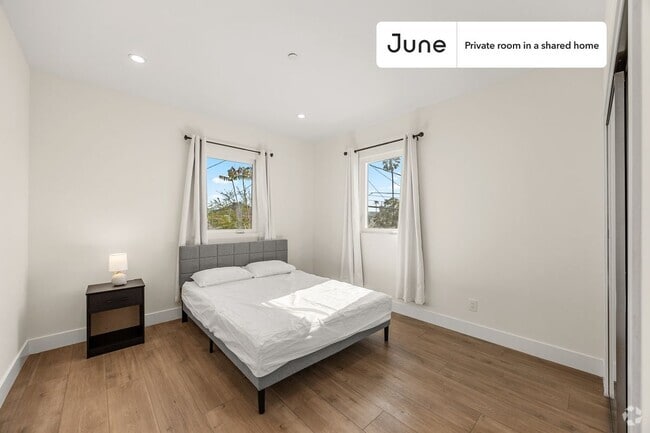 Building Photo - Private bedroom in 4 bed/4 bath Home