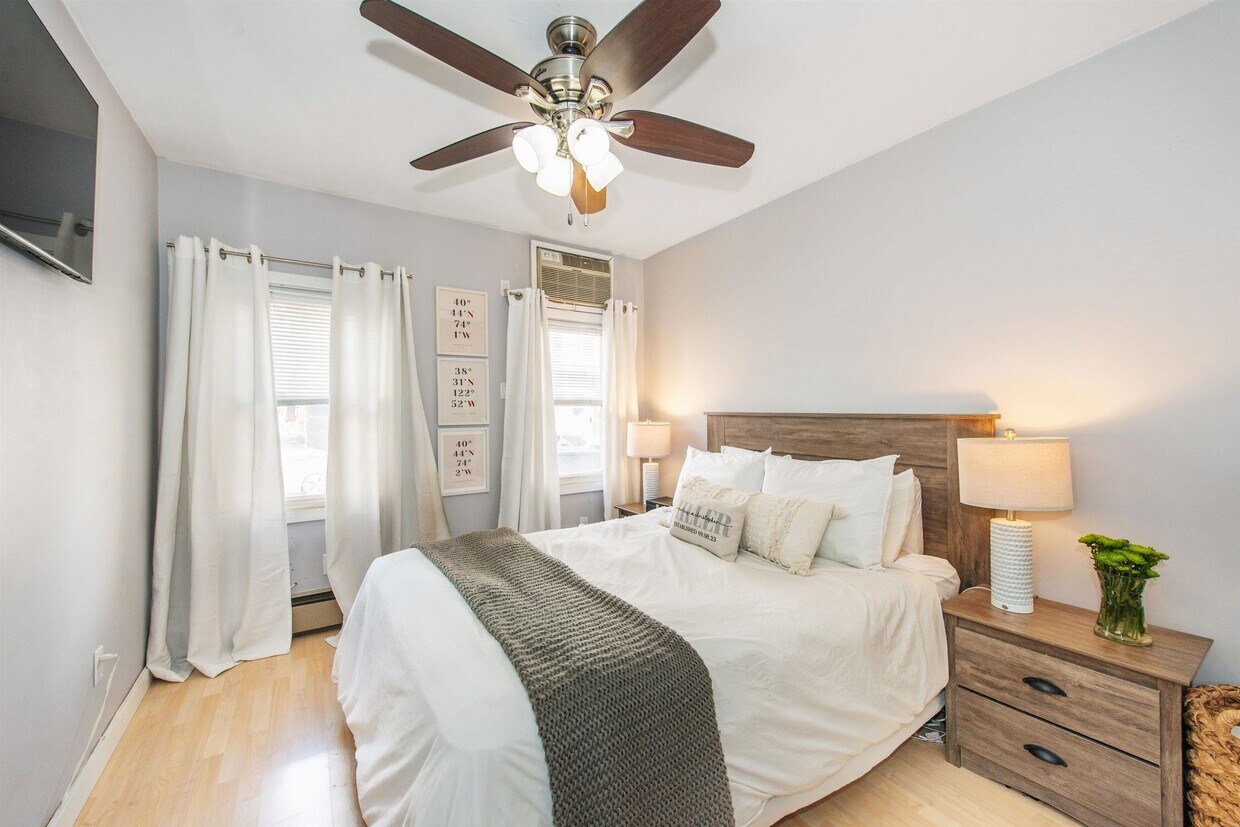 Foto principal - 307 Monroe St