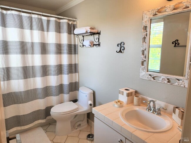 Building Photo - 6 Narragansett Cove