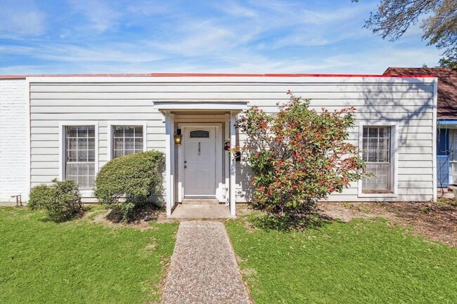 Building Photo - 7850 Leonora St