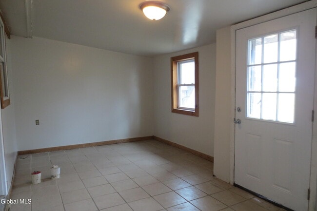 Building Photo - 34 Lake Ave