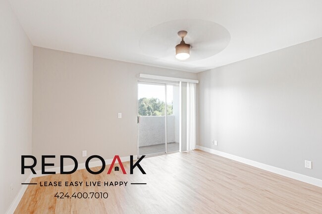 Building Photo - 14748 Burbank Blvd