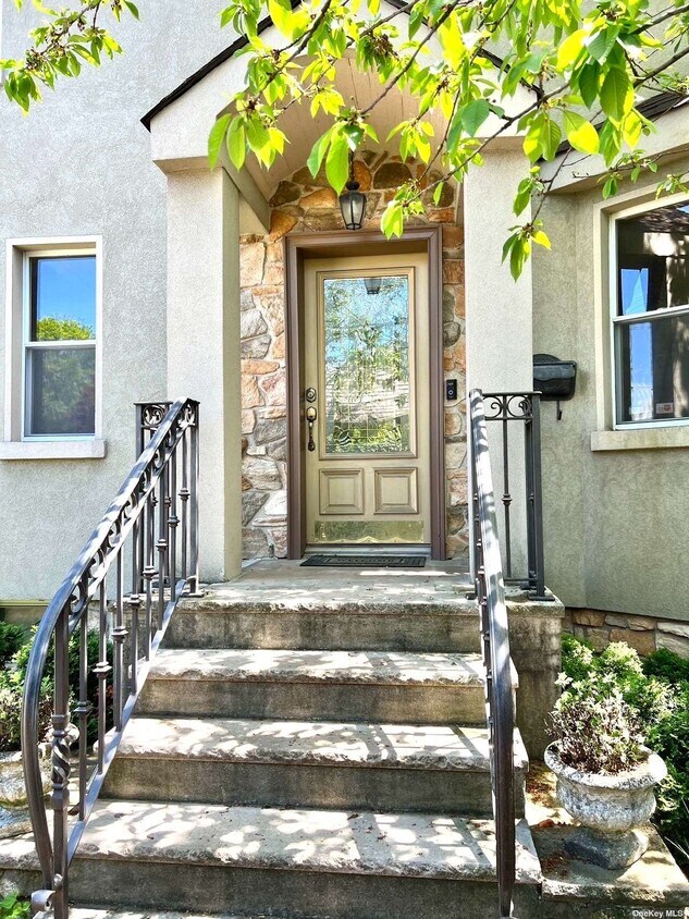 Primary Photo - 149-12 19th Ave
