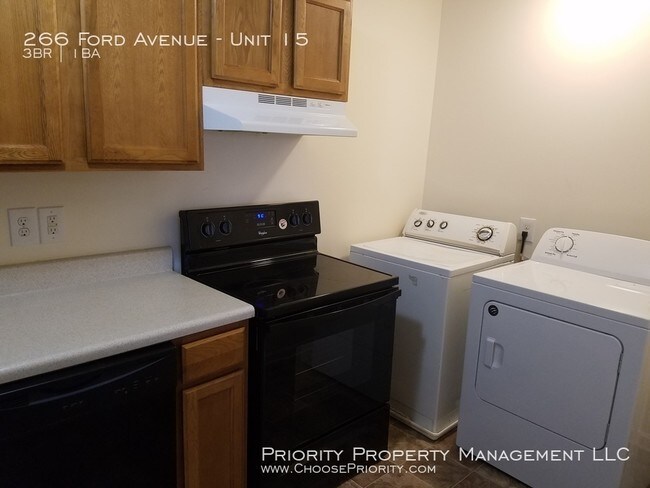 Building Photo - 3BR 1BA Apartment Style Unit, Standardsville