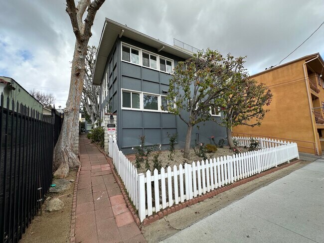Building Photo - 9017 Harratt St