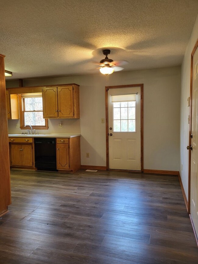 Building Photo - 3 bedroom home in Lincolnton