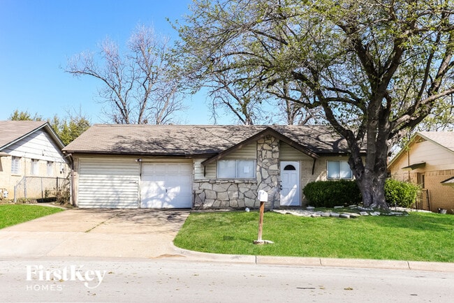Building Photo - 2907 E Mitchell St