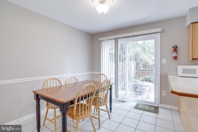 Foto del edificio - 4685 Forestdale Dr