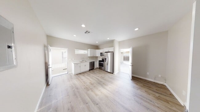Foto del edificio - 4BD/2BA, Great Yard Space!