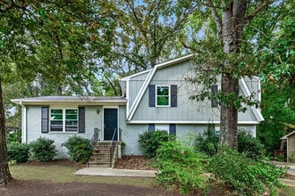 Building Photo - 2948 Medina Dr