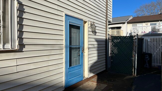 Building Photo - 316 Winfield Ave