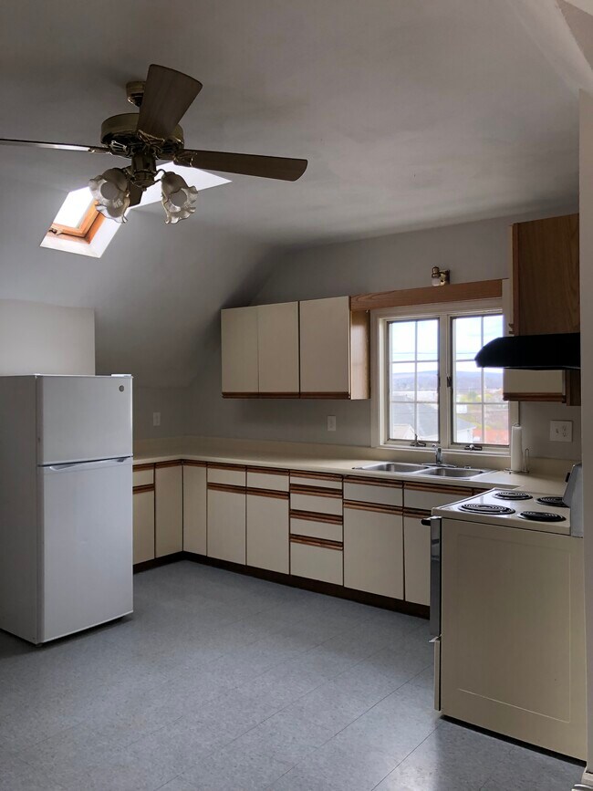 Kitchen - 126 Orient St