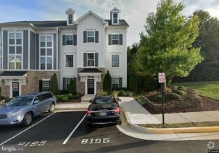 Building Photo - 8195 Falls Grove Dr