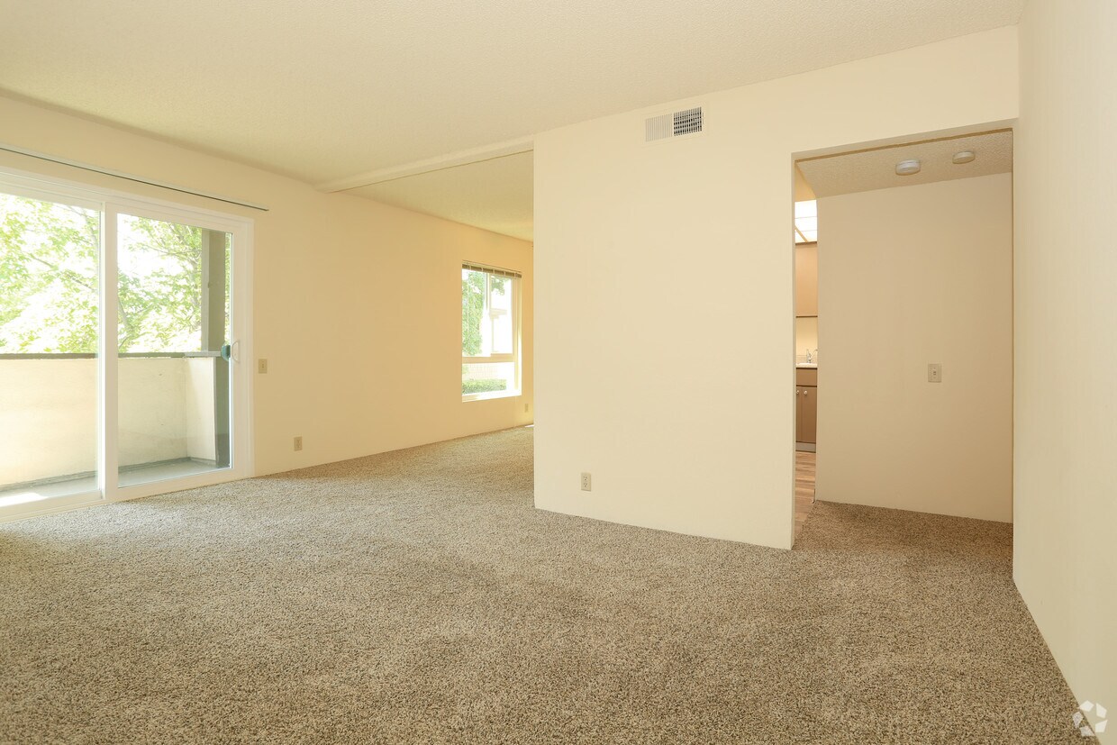 Marconi Oaks Apartments in Sacramento, CA