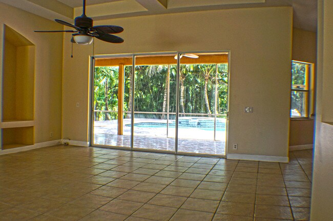 Building Photo - 15250  Temple Boulevard
