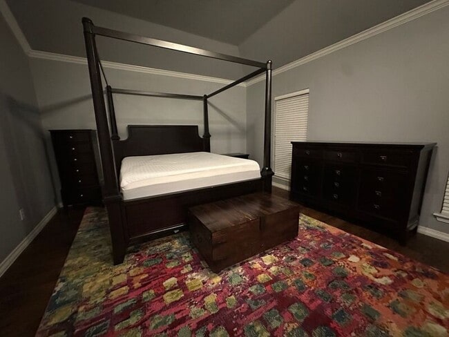 Building Photo - 1004 Colonial Dr