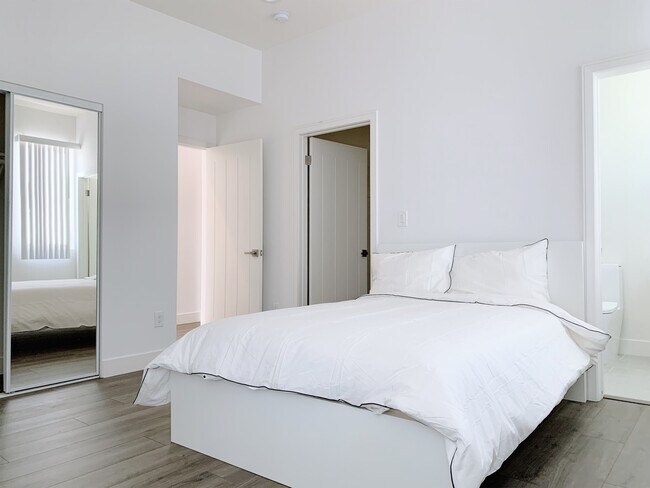 Foto del edificio - 1735 Magnolia Ave