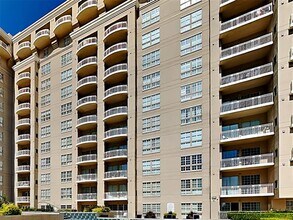 Building Photo - 3225 Turtle Creek Blvd