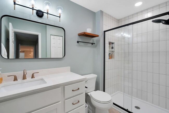 Building Photo - Short to Mid-Term Rental East End of Louis...