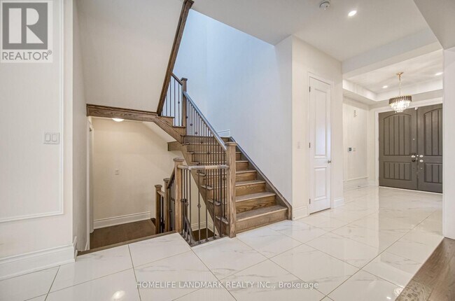 Building Photo - 156 Hurst Ave