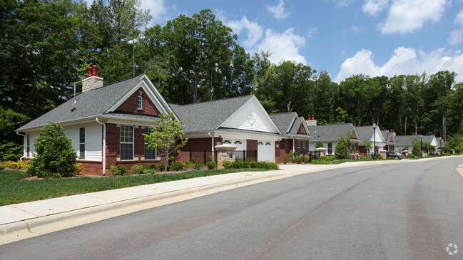 Building Photo - Waltonwood Cary Parkway