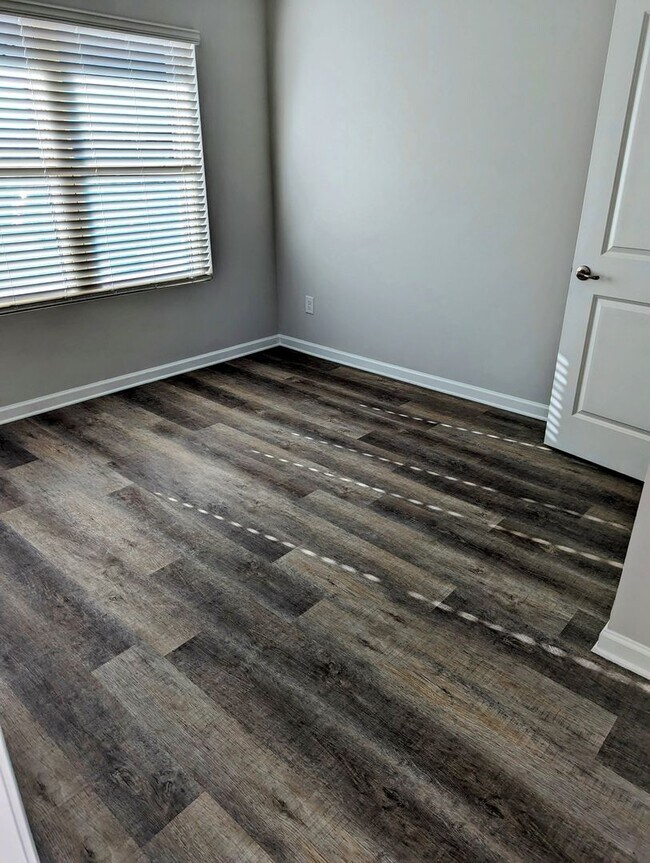 Foto del edificio - Beautiful 2 Bedroom 2 Bath off of Meriweather Road.