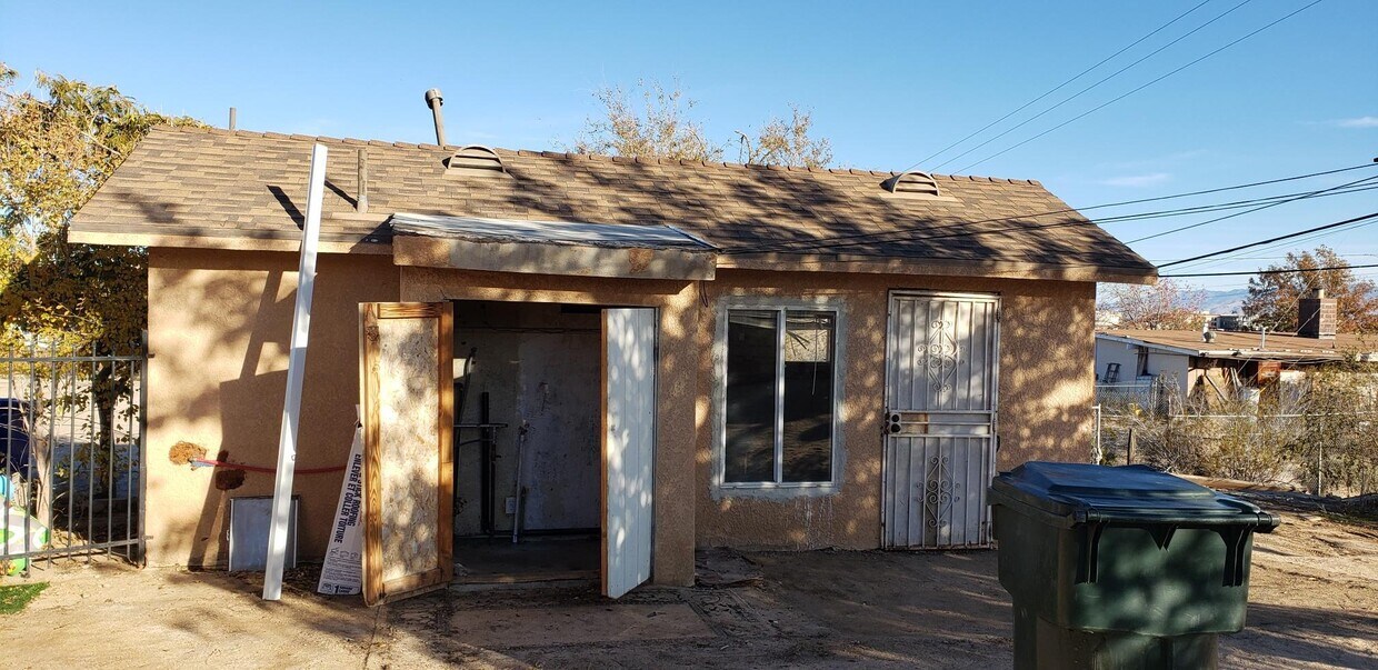 Primary Photo - 16745 Yucca Ave