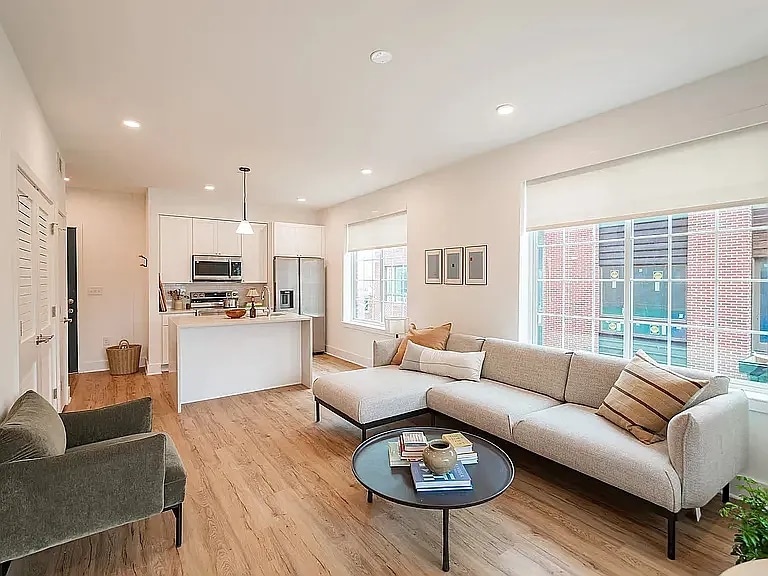 Foto principal - 2235 Washington Ave