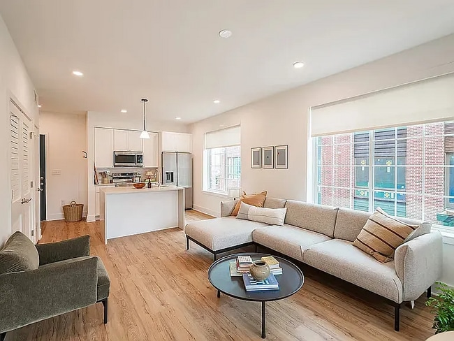 Photo - 2235 Washington Ave Apartment