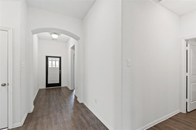Foto del edificio - 16031 Dehay Ln