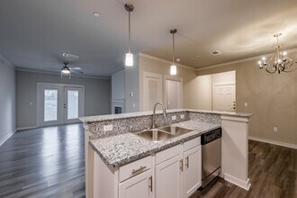 Building Photo - The Enclave