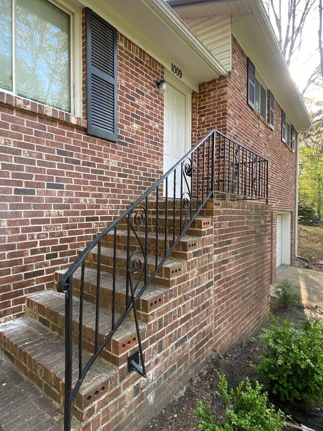 Foto del edificio - Beautiful 3BR Home – Comfort & Functionality