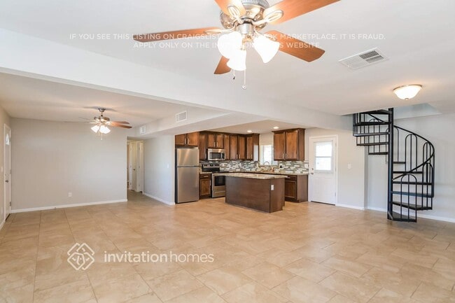 Building Photo - 7443 E Crescent Cir