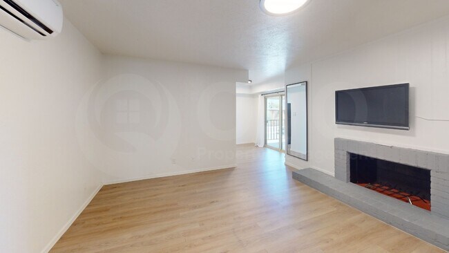 Foto del edificio - 1620 N Wilmot Rd