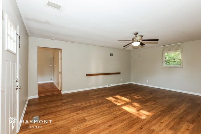 Building Photo - 1803 Dix Rd