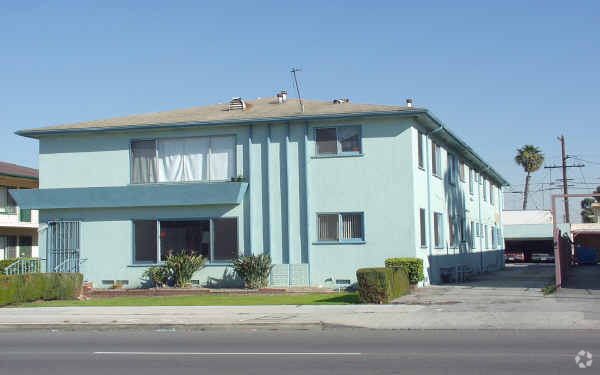 Primary Photo - 6732 West Blvd